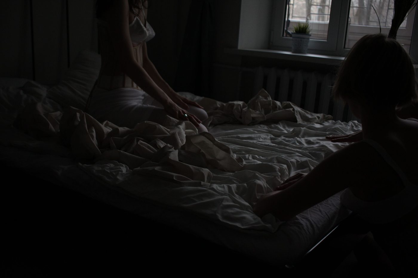 Behind Her Eyes by Sarah Pinborough