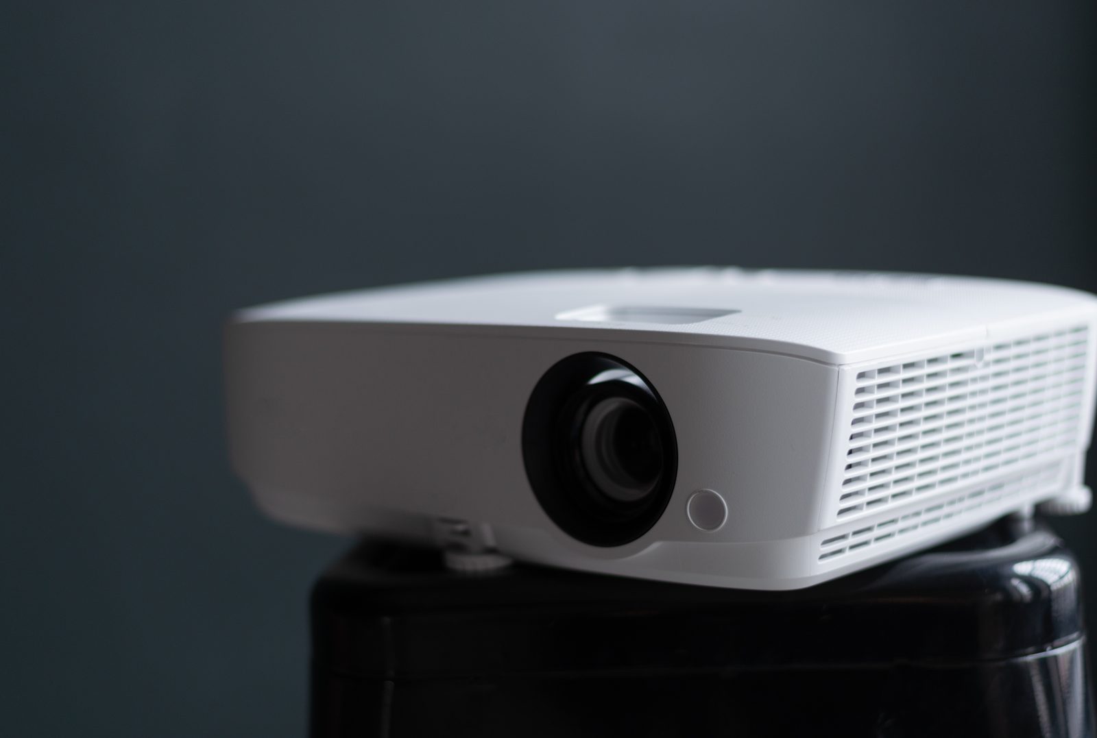 JVC DLA-NZ9 8K Laser Home Theater Projector